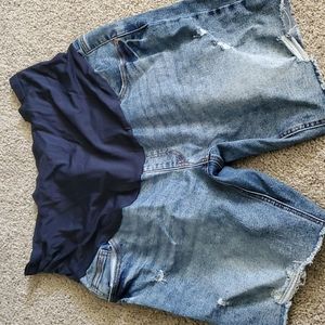 Maternity bermuda shorts